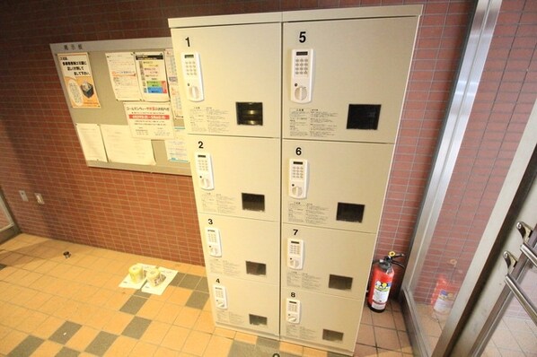 鶴牧ガーデンズの物件内観写真